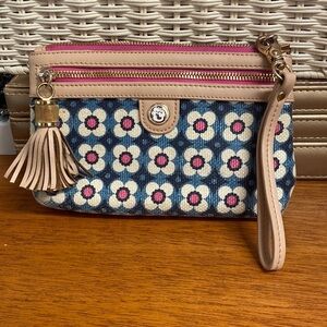 Spartina 449 32 Calhoun Tassel Wristlet